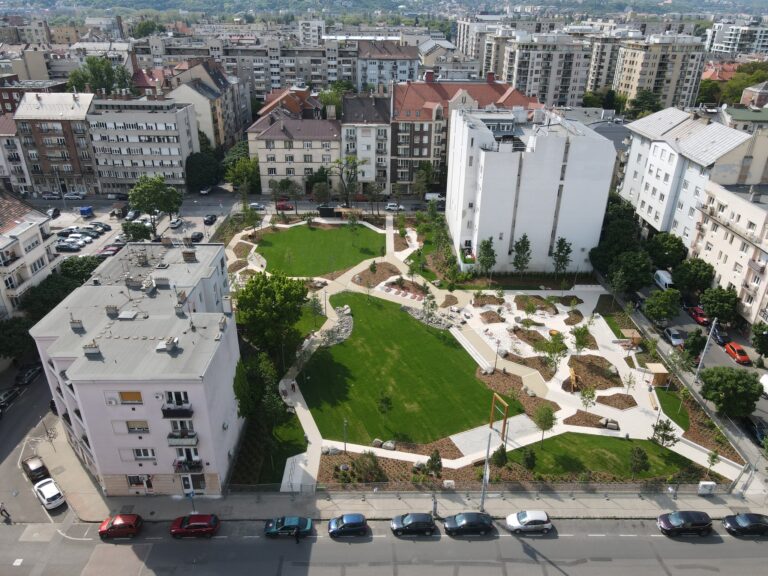Thurzó Park - Travertin a városi zöldben